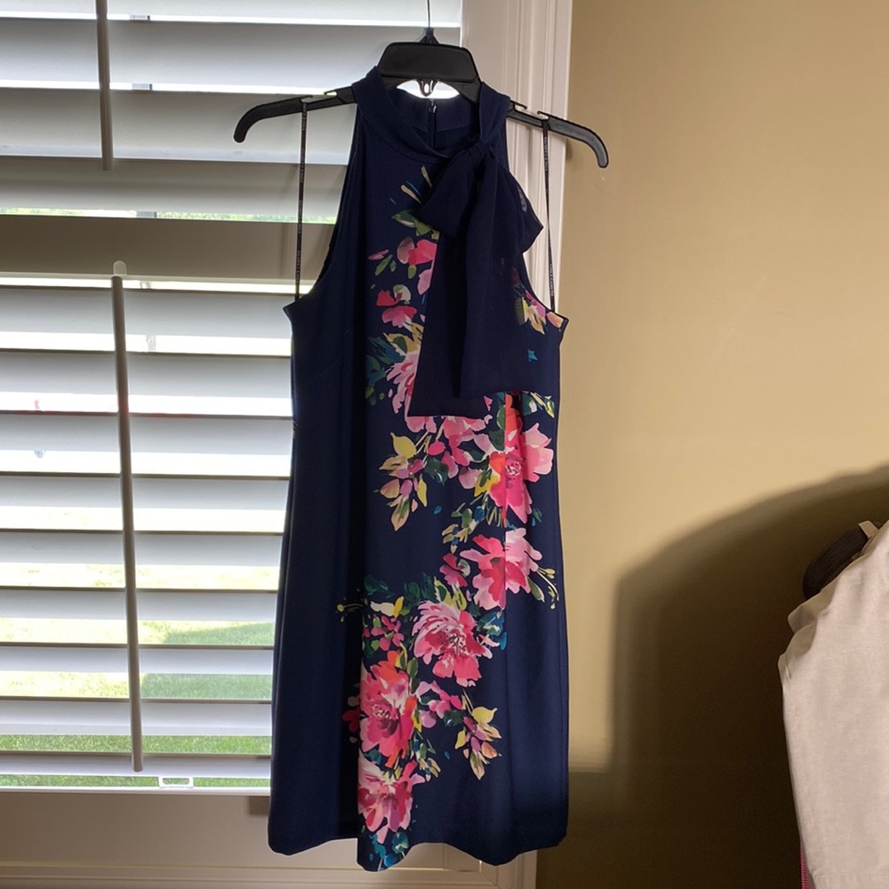 Vince Camuto sleeveless shift dress NWOT Size 8.